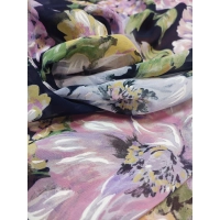 Czarna tkanina szyfon z wzorem - pastelowe kwiaty piwonii